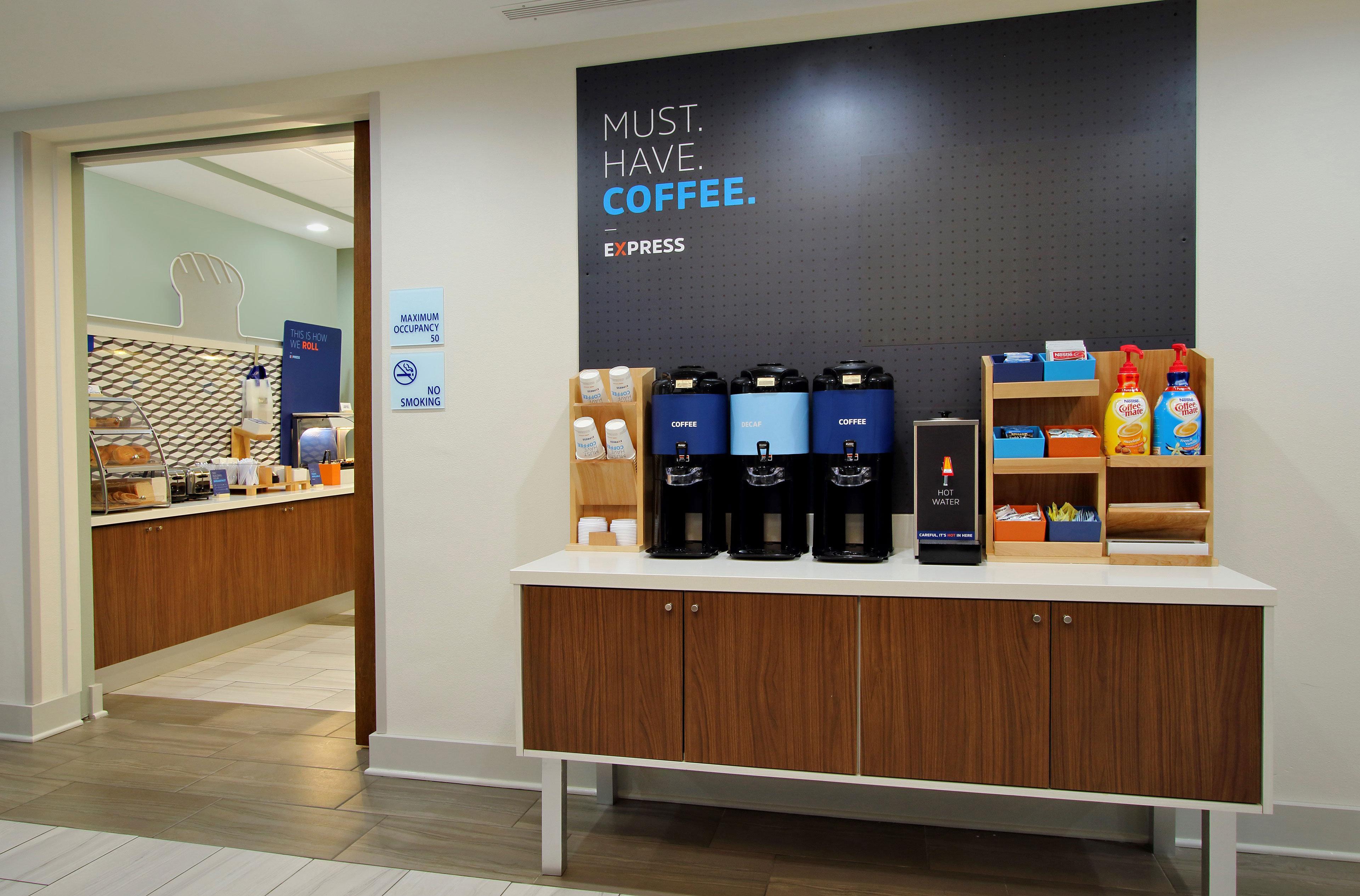 Holiday Inn Express Hotel & Suites Manchester Conference Center By Ihg Экстерьер фото