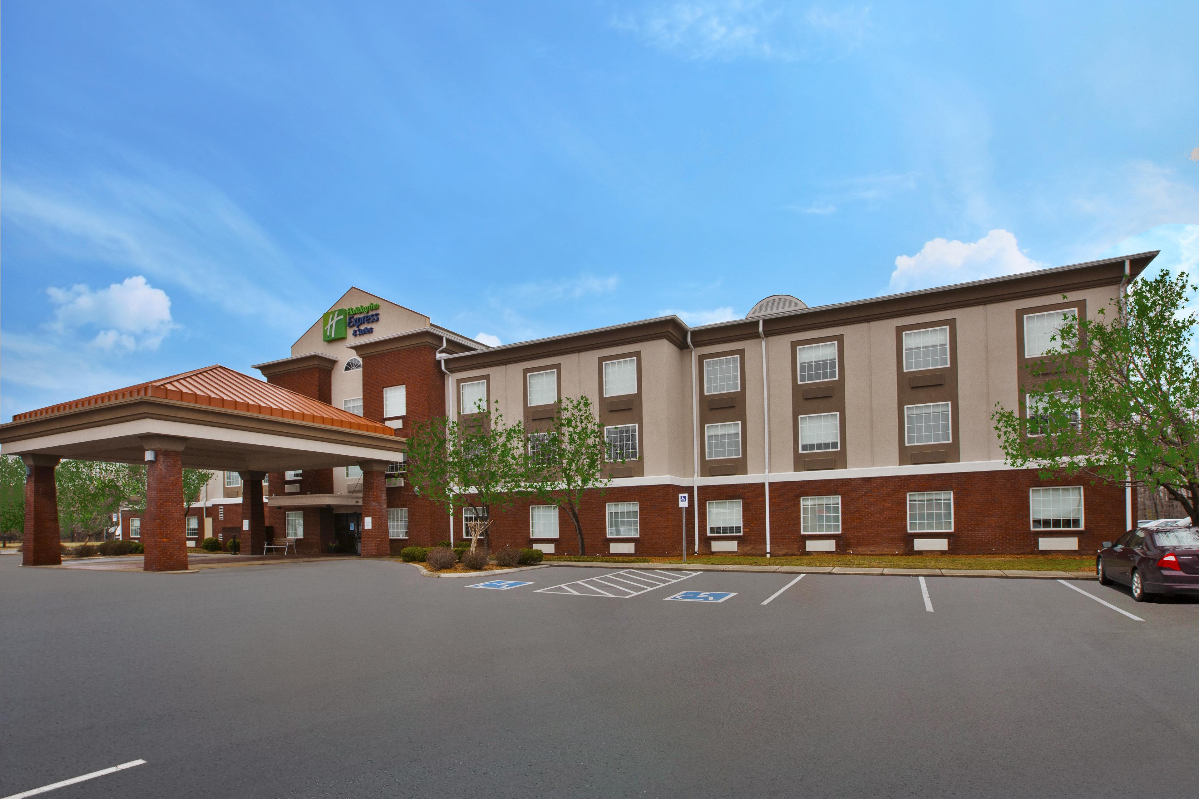 Holiday Inn Express Hotel & Suites Manchester Conference Center By Ihg Экстерьер фото