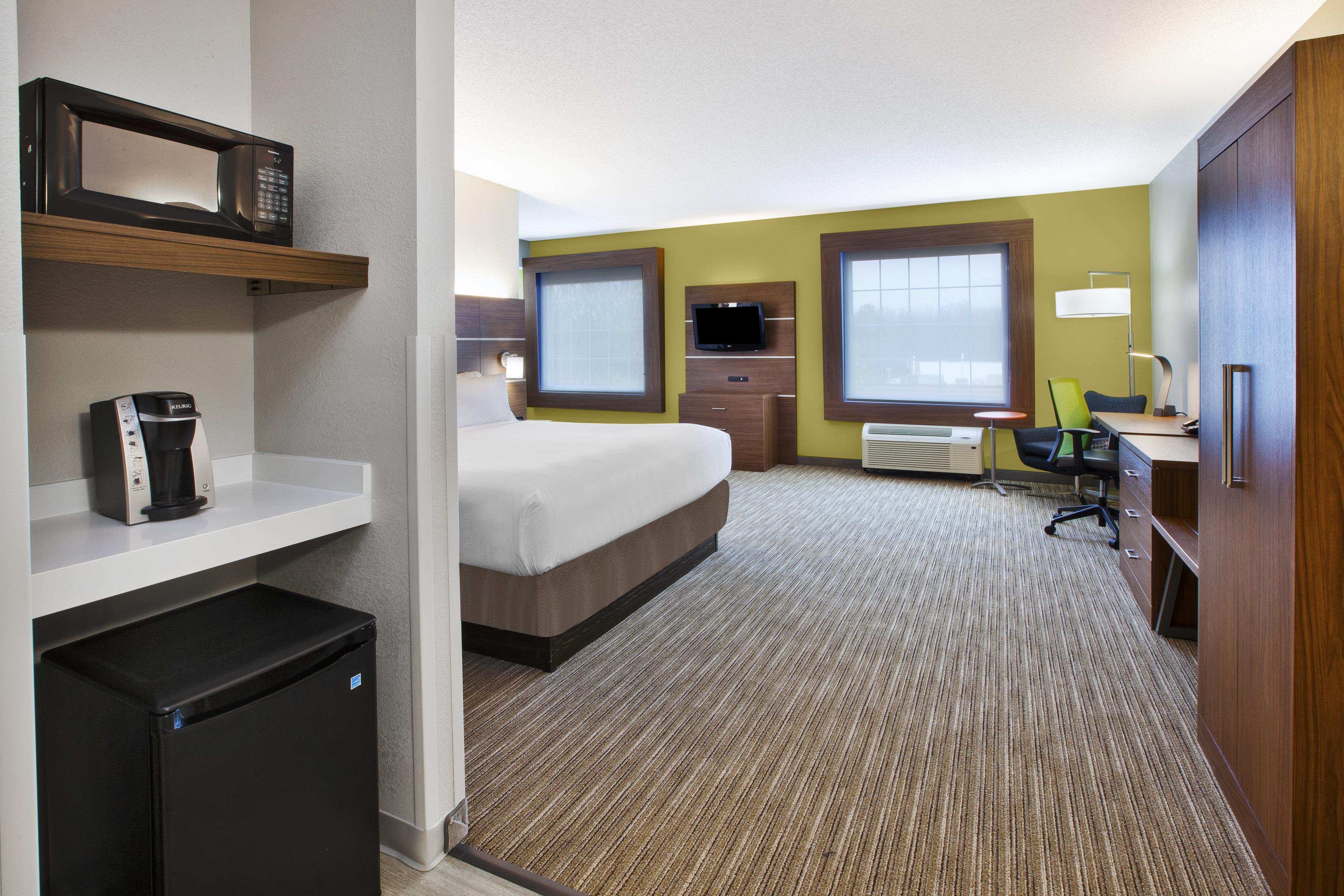 Holiday Inn Express Hotel & Suites Manchester Conference Center By Ihg Экстерьер фото