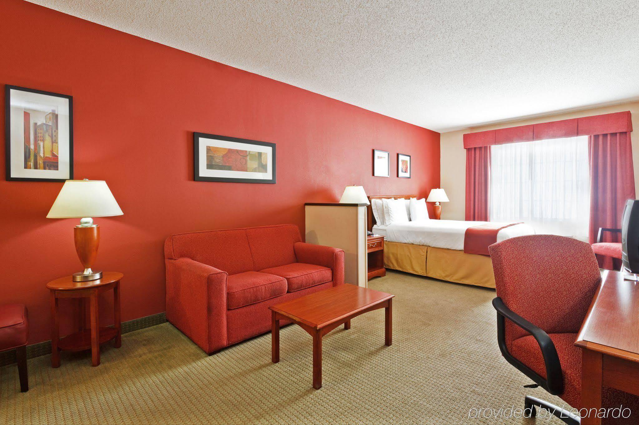 Holiday Inn Express Hotel & Suites Manchester Conference Center By Ihg Экстерьер фото